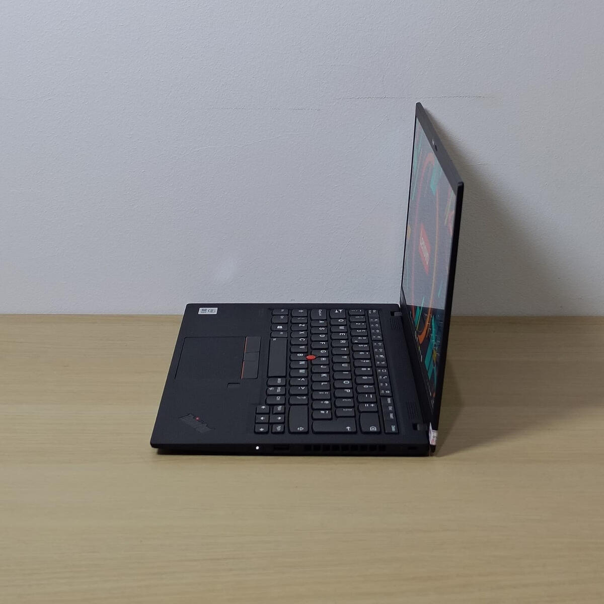 Lenovo Thinkpad X1 Carbon Gen 8 Samping Kiri Butik Laptop