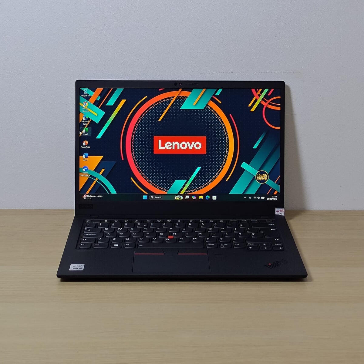 Lenovo Thinkpad X1 Carbon Gen 8 Depan Tengah Lenovo Thinkpad X1 Carbon Gen 8 Tengah Butik Laptop