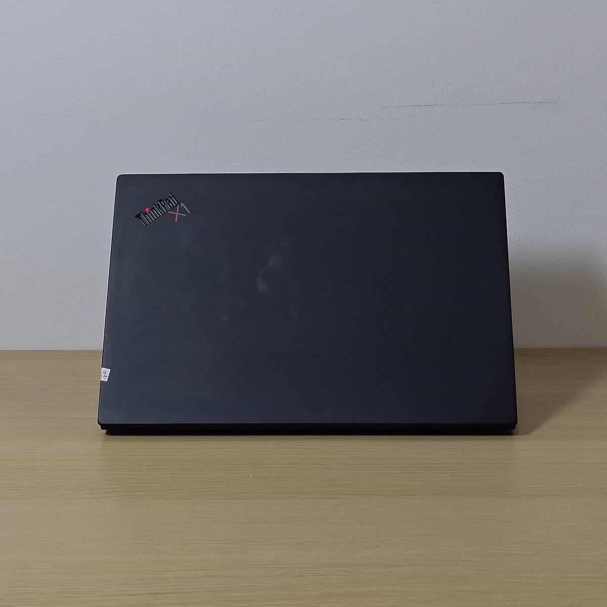 Lenovo Thinkpad X1 Carbon Gen 8 Belakang Tengah Butik Laptop