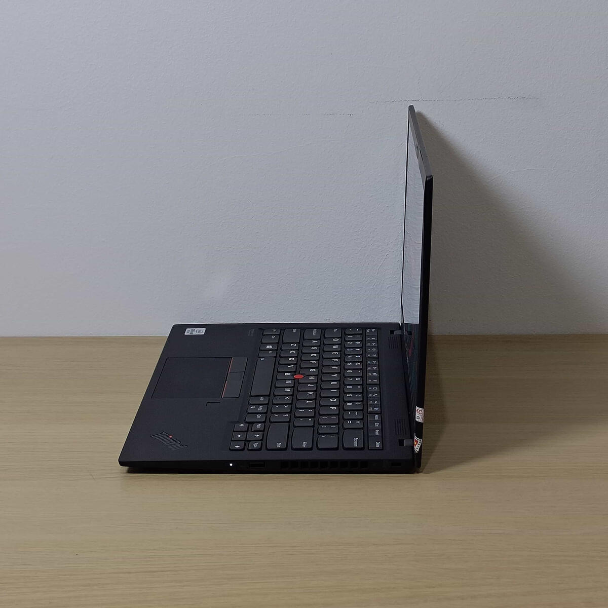 Lenovo Thinkpad X1 Carbon Gen 8 Samping Kiri Butik Laptop