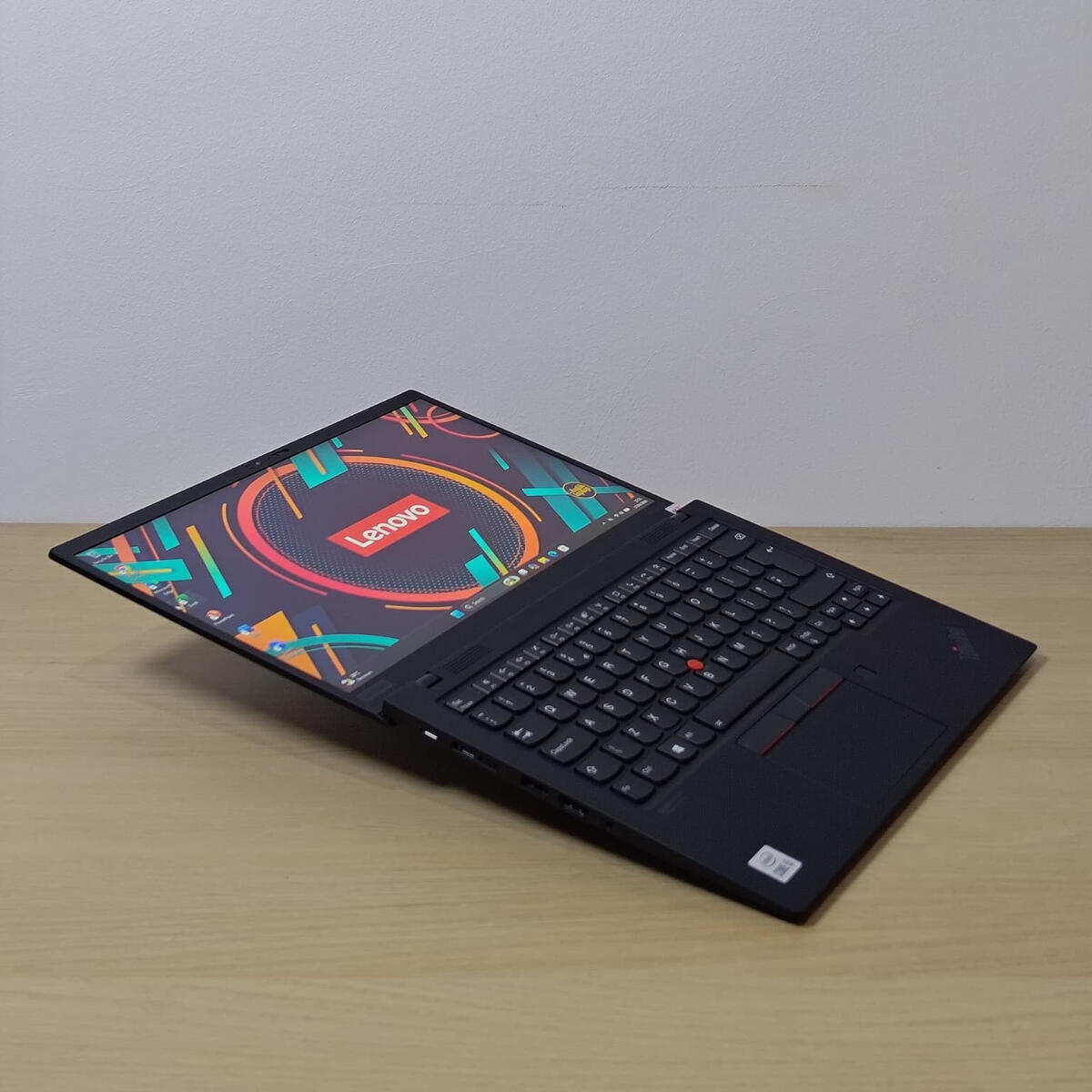 Lenovo Thinkpad X1 Carbon Gen 8 Flex Flat Lenovo Thinkpad X1 Carbon Gen 8 Flex Flat Butik Laptop